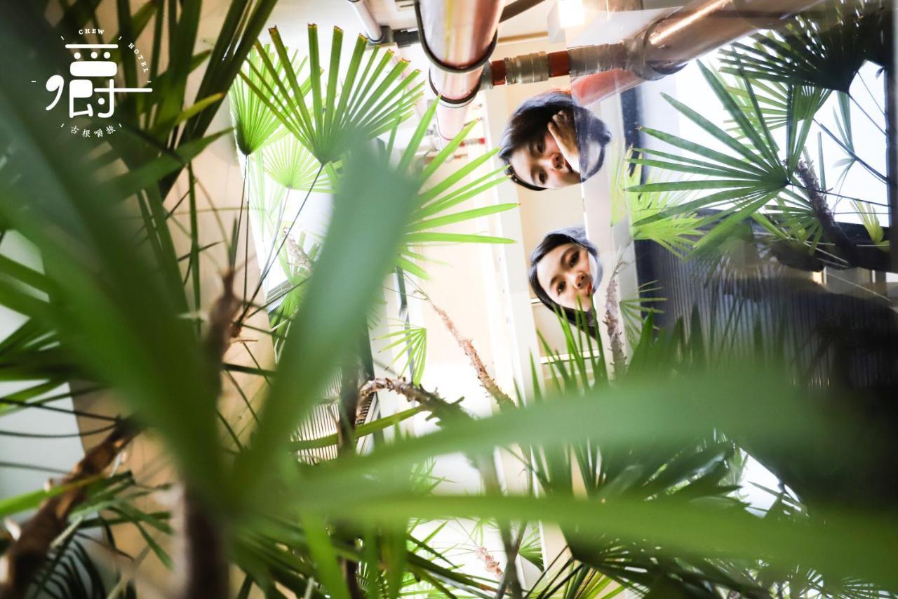 Roots Chew Hotel تاينان المظهر الخارجي الصورة