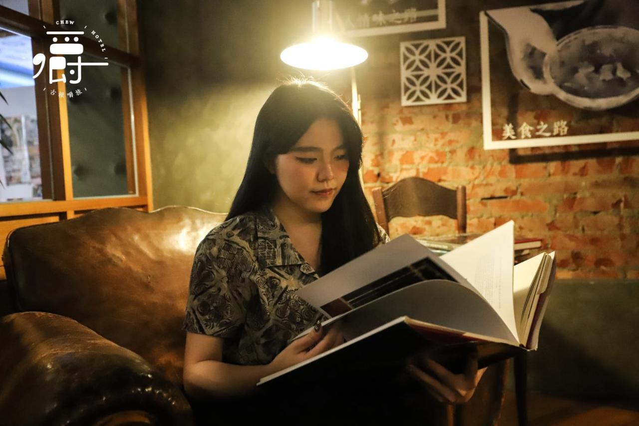 Roots Chew Hotel تاينان المظهر الخارجي الصورة