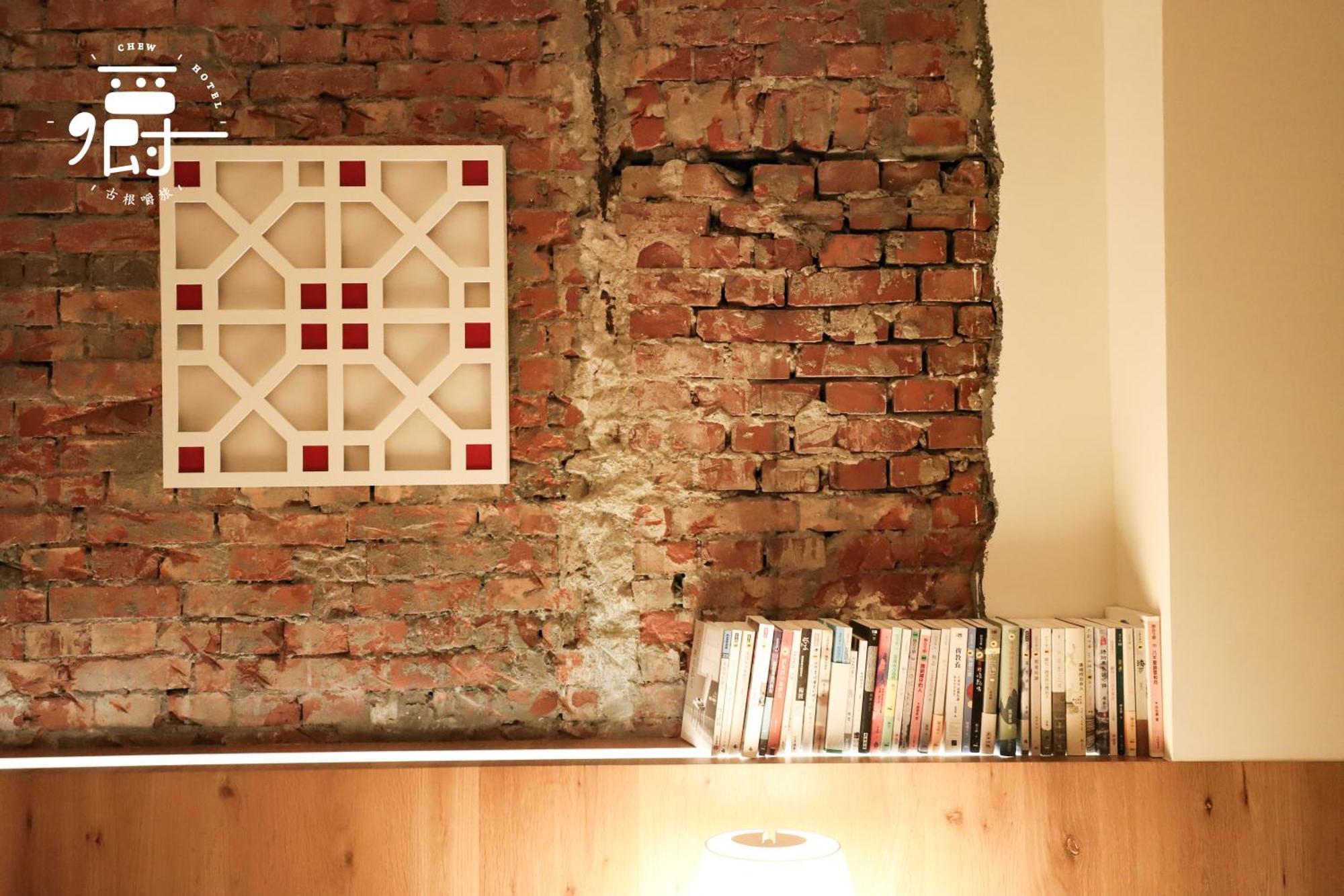 Roots Chew Hotel تاينان المظهر الخارجي الصورة