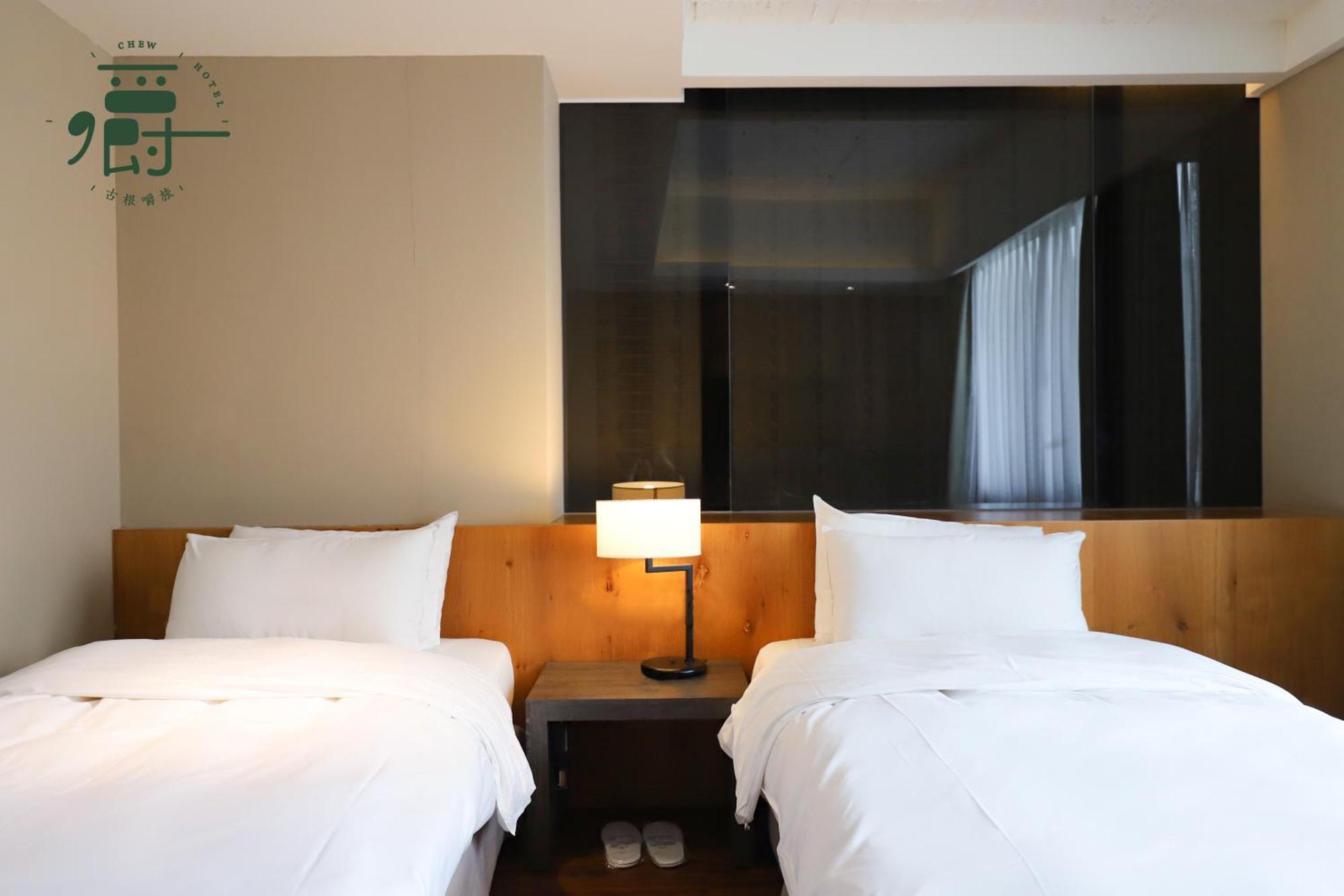 Roots Chew Hotel تاينان الغرفة الصورة