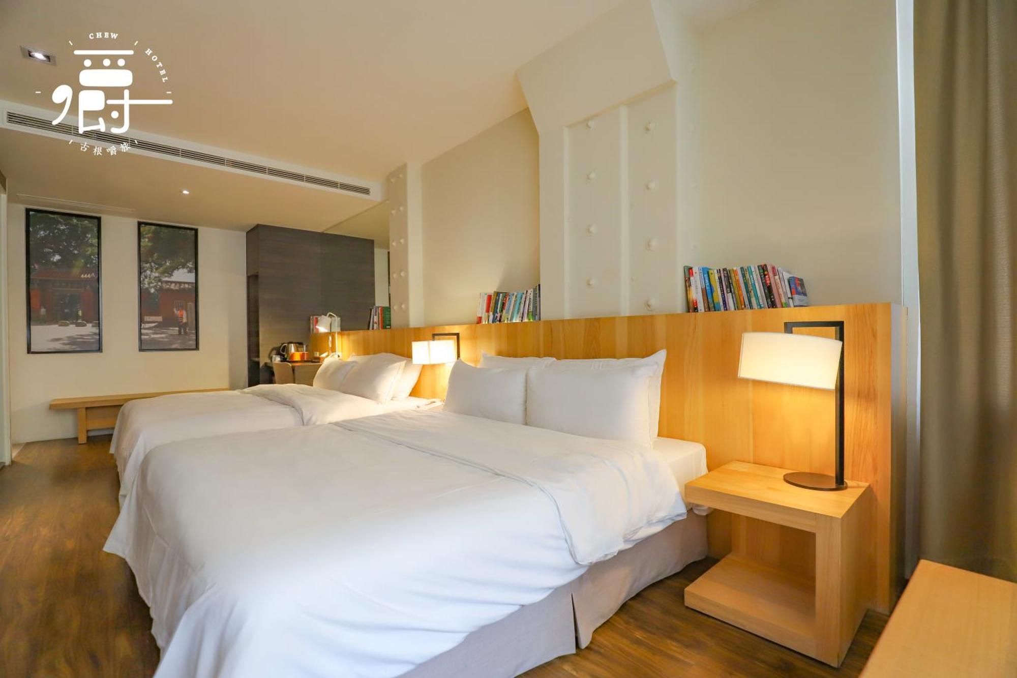 Roots Chew Hotel تاينان الغرفة الصورة
