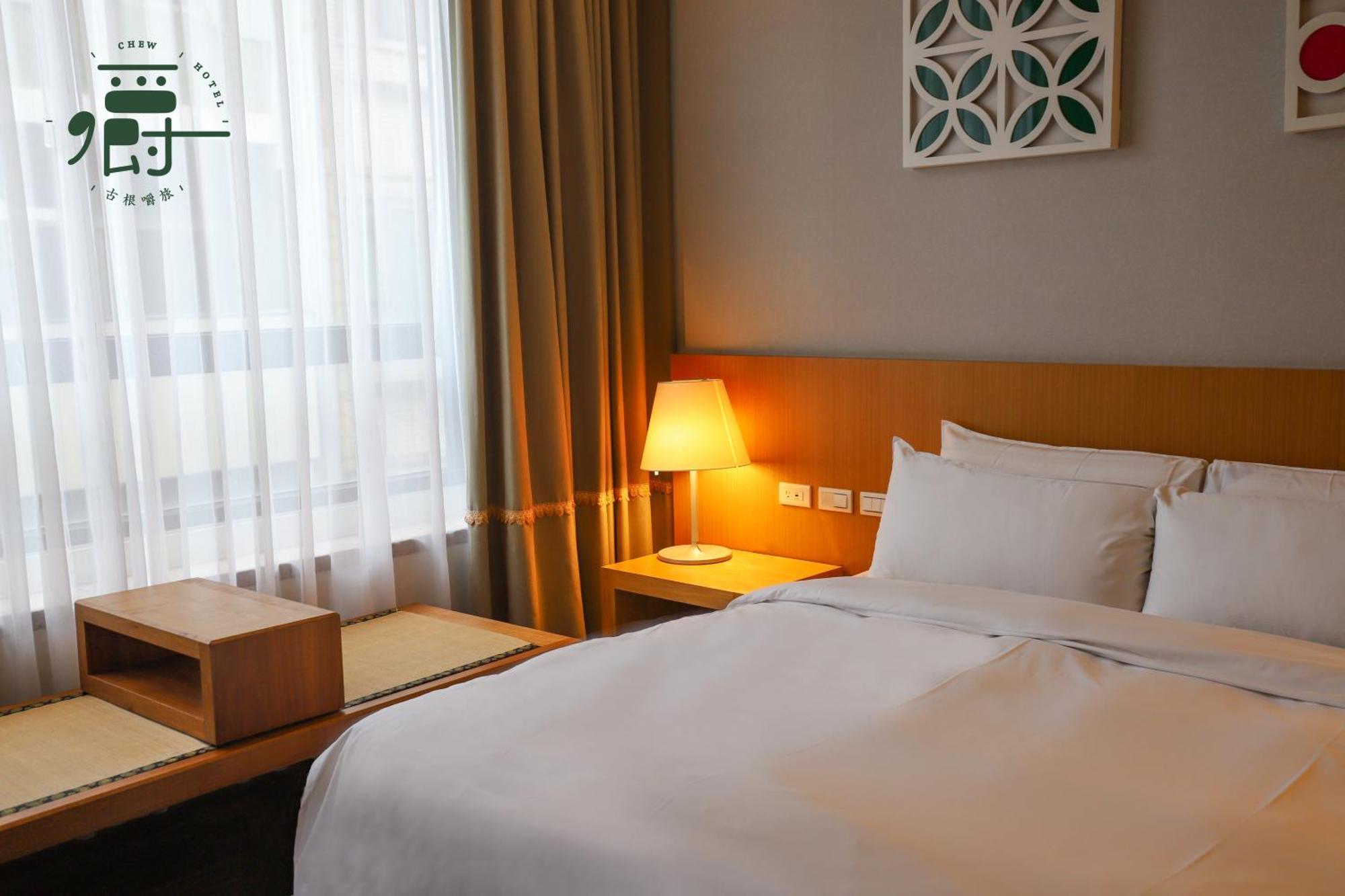 Roots Chew Hotel تاينان الغرفة الصورة