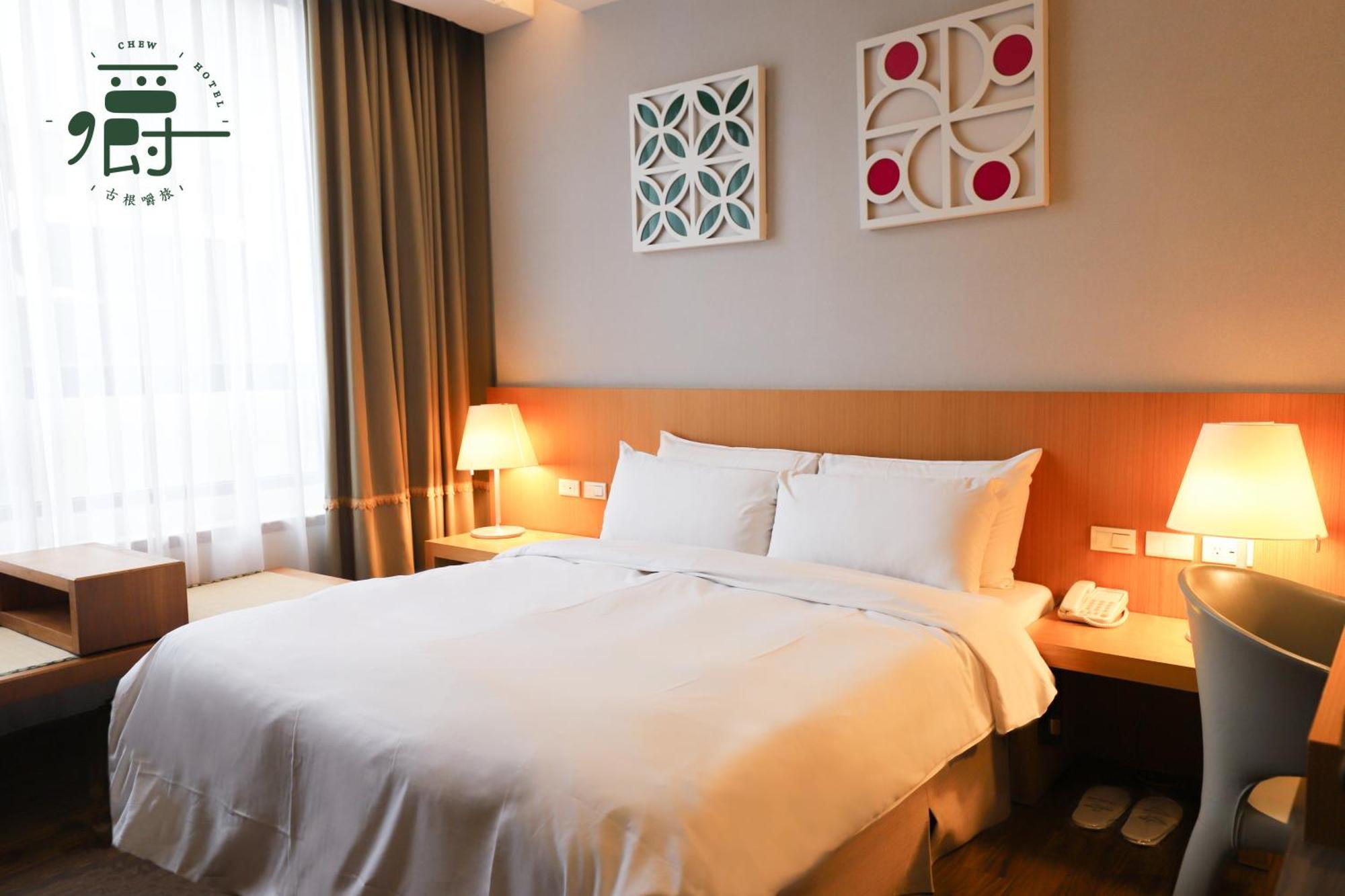 Roots Chew Hotel تاينان الغرفة الصورة